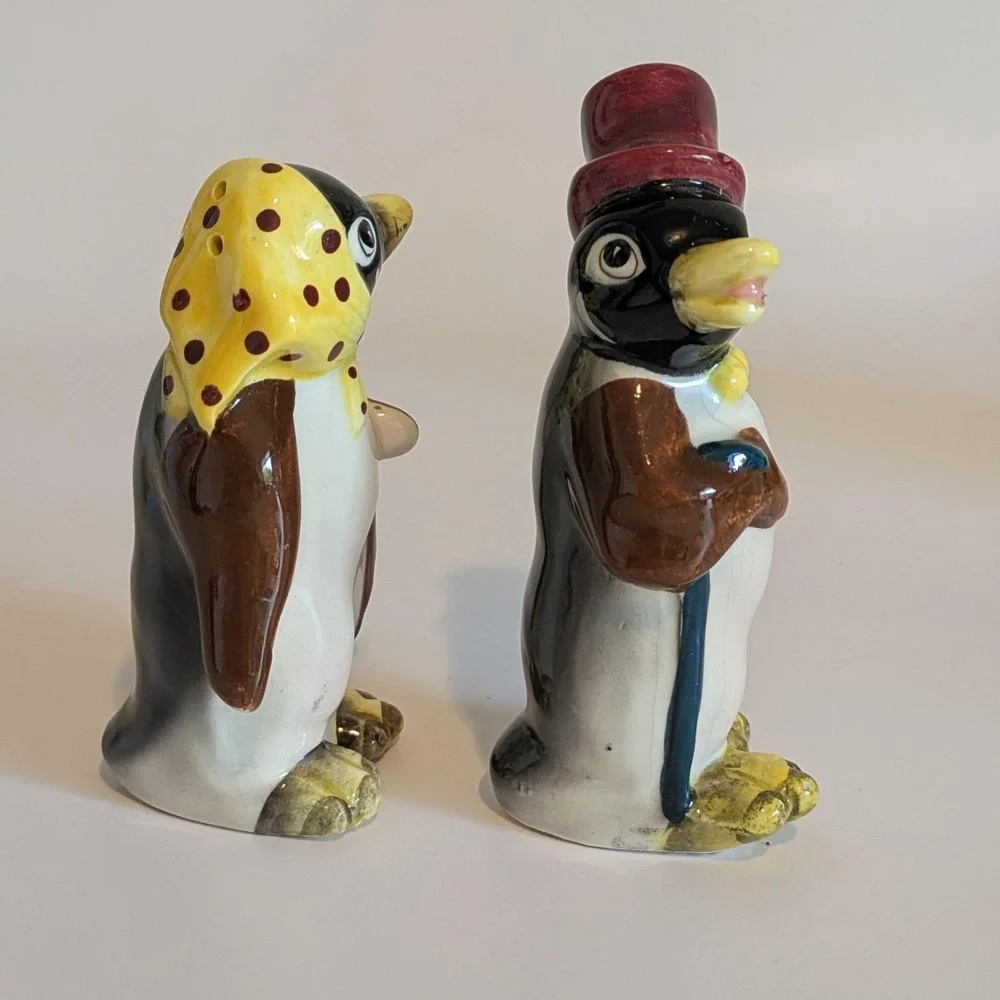 Vintage Penguin Salt And Pepper Shakers Japan Couple Umbrella Scarf Top Hat